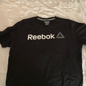 Reebok training tshirt size XL